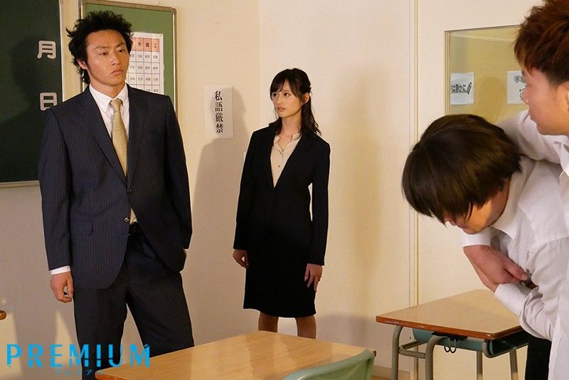 【犯●れた新任女教師～絶倫生徒たちの孕ませ競争中出し輪●～ 三咲美憂】
【三咲美憂、初の本格凌●＆中出し作品！】ある日生徒のイジメ現場を恋人でもある先輩教師・伊藤とともに美憂は目撃。美憂の前なこともあり厳しく注意する伊藤だったが、実は冤罪だった。...