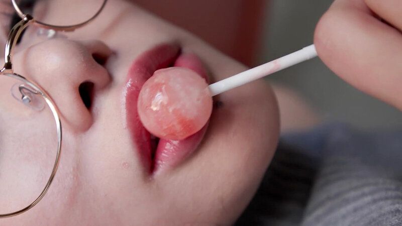 【三葉ちはる/Sexy Lover】
時にはS、時にはMに豹変する気まぐれな彼女とのカップル気分はいかが？三葉ちはるちゃんのクールさとラブリーさの板挟みはやみつきになること必至！そんな小悪魔チックな彼女に翻弄され...