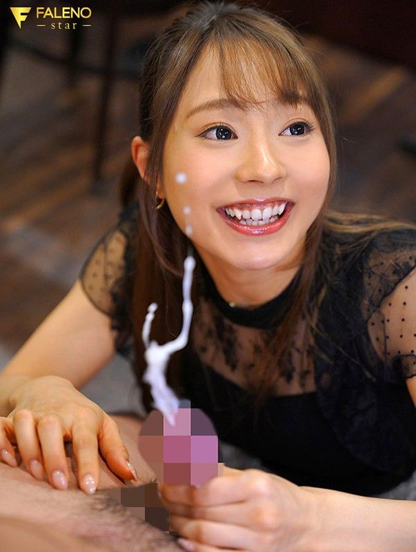 【AVデビュー前にバイトしてたお洒落カフェに凄テクお礼参り10分耐えたら中出しセックス 河南実里】
2017年お洒落カフェでバイトしながら某メーカーからデビューした女子大生だった‘みのりん’。あれから3年、FALENO専属女優として大活躍！成長した姿を元職場のカフェ店員さん...