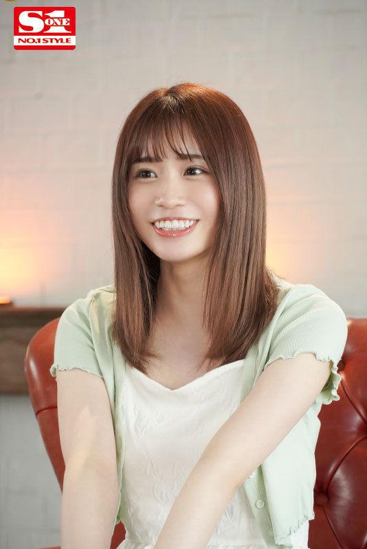 【めちゃ元気でめちゃ可愛い‘未歩なな’の初・体・験3本番 激イキしまくり3時間スペシャル】
‘可愛い’の新時代を切り拓く女の子‘未歩なな’専属第2弾作品は初体験だらけのエッチで性感＆価値観開発をしちゃう内容！初めての拘束、初めての玩具責められ、初めての主観性交、初めてのM男くん痴女責め、初めての3Pと盛沢山！もともと敏感だった性感が今回の興味深々AVプレイで気持ちよさ倍増、更にイキやすくなっちゃいます。照れて、頑張って、快楽にふけるリアクションがやっぱり可愛すぎてそこも最高なんです！