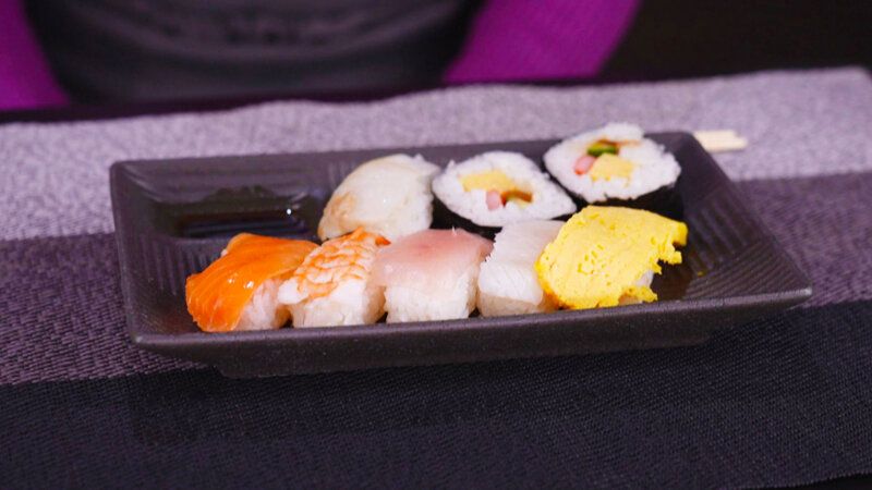 【咀嚼口内くちゃとろフェラ 藤咲紫】
美しい女性がご飯を食べている時の口の中が見てみたい…。上品な雰囲気の女性がくちゃくちゃ音を立てて咀嚼、その口を開けて、咀嚼した物を器に吐き出す。お寿司を食べている時のくちゃく...