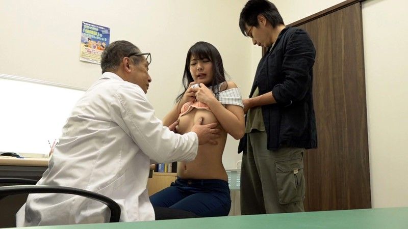 【町医者老人の顔舐め中出し変態カルテ 水谷あおい】
無精子症の夫を持つあおいは、噂の「確実な不妊治療を施す医者」を訪ねる。しかし夫婦を待ち受けていたのは変態的な治療法だった…。新シリーズ「町医者老人の顔舐め中出し変態カルテ」が...