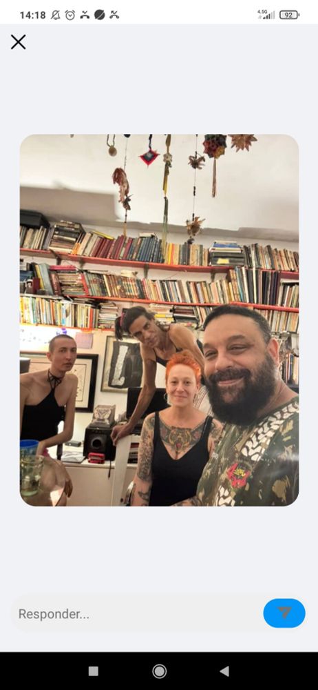 Amigas em um apartamento