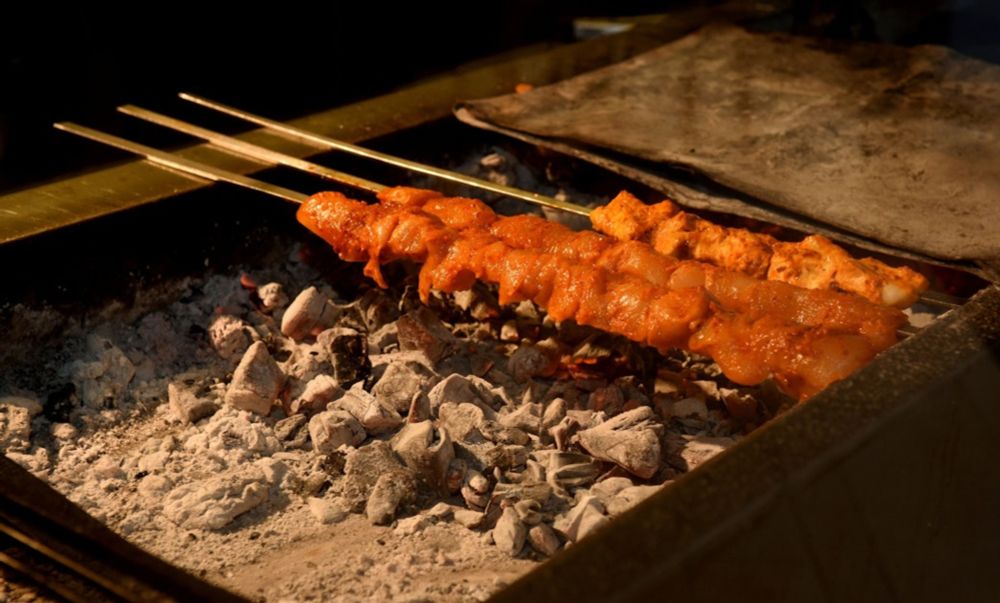 Klage einer Anwohnerin: Prozess gegen Grillrestaurant im Kölner Eigelstein gestartet