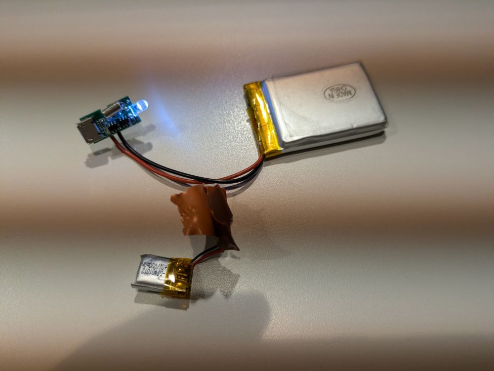 Das PCB aus dem inneren eines kaputten Balls. Lipo aufgebläht und hinüber. Geht tadellos mit frischer Lipo