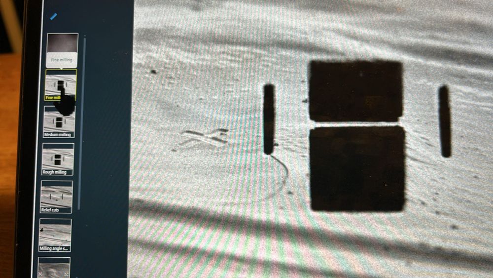 Plasma-FIB-milled lamella