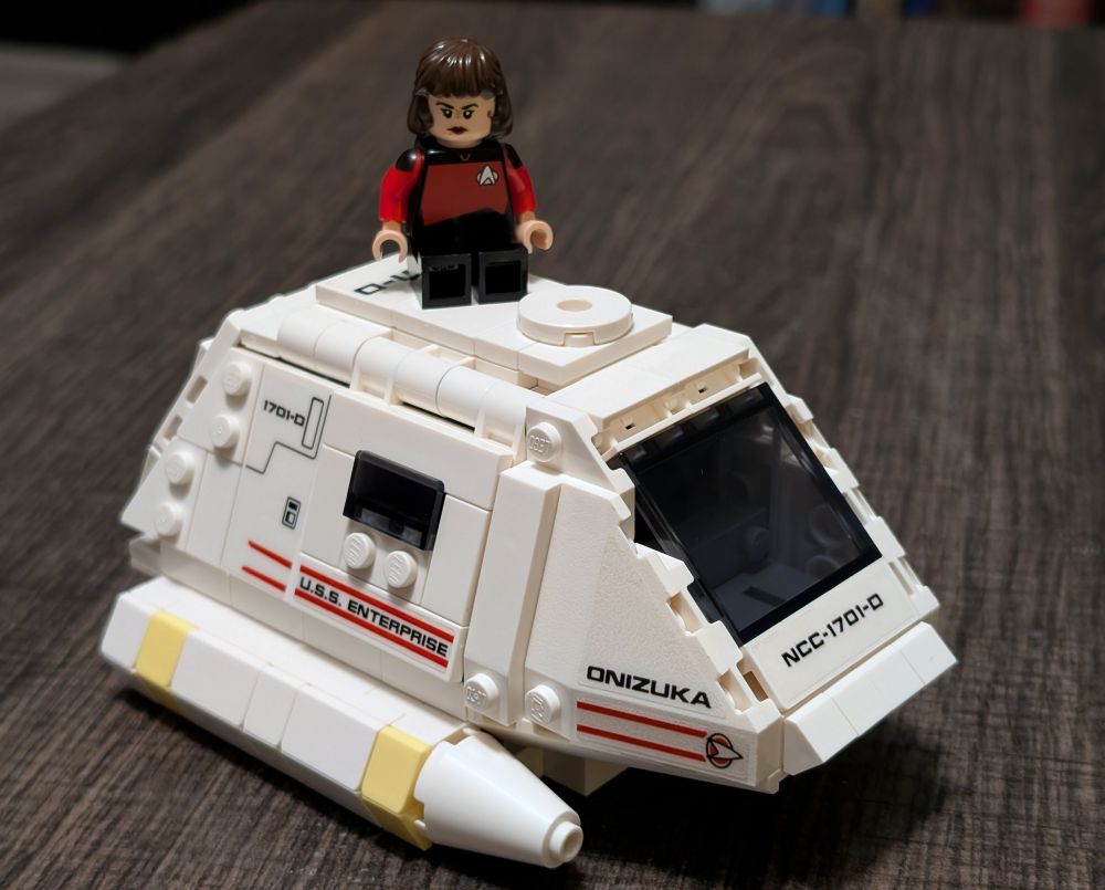 Building the Star Trek Lego Shuttlepod 