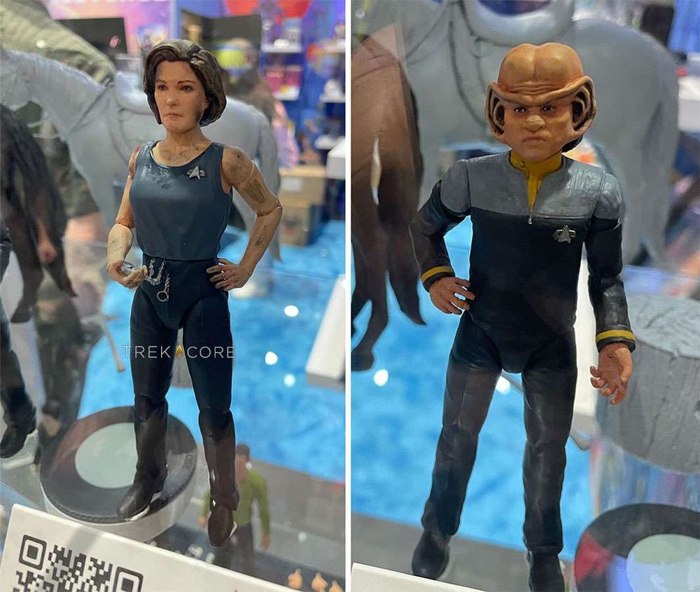 Nacelle prototype figures - Janeway and Nog
