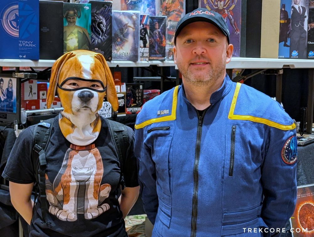 Fans dressed as Porthos and Captain Archer