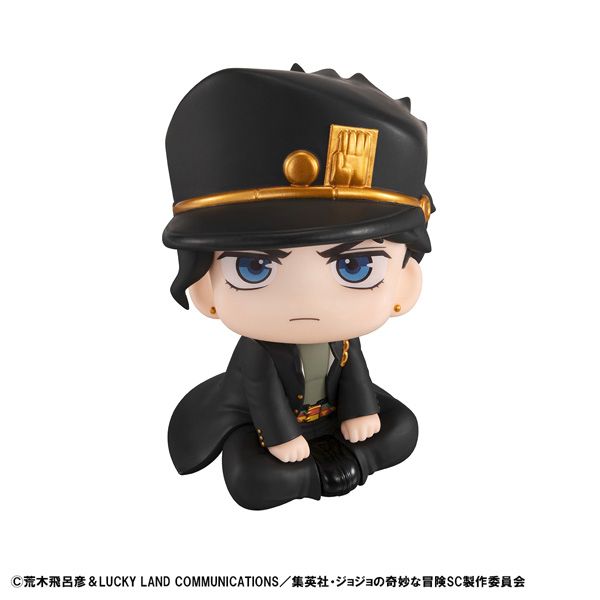 A miniature figure of Jotaro sitting down with his feet together and hands on his lap. Like the figure namesake, he looks up with a neutral expression on his face.