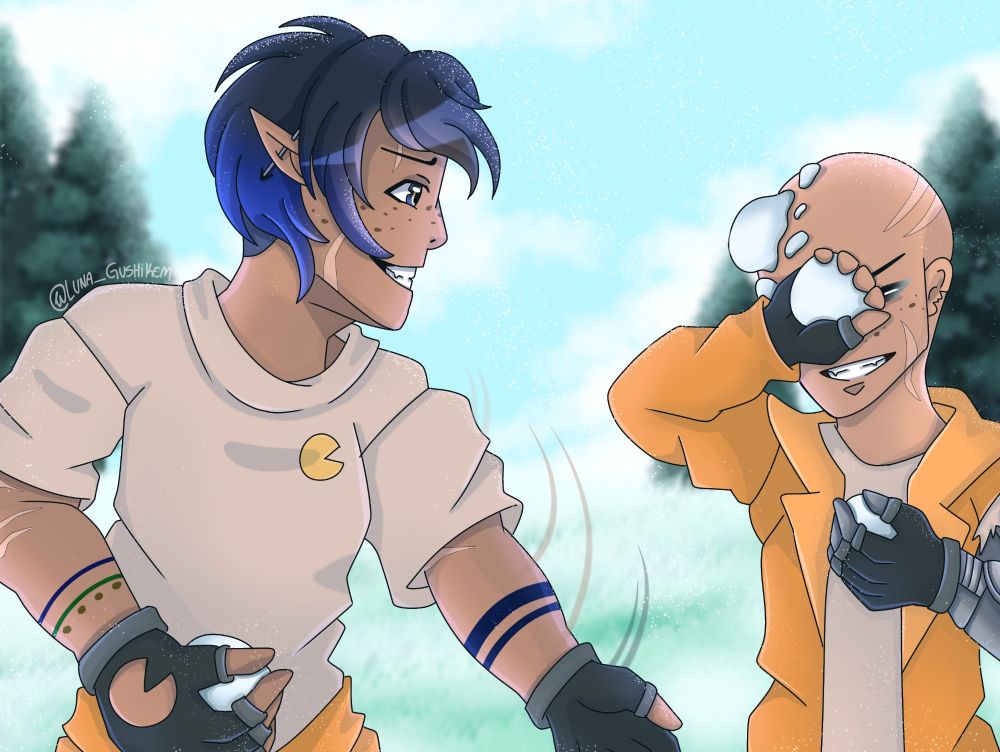 Hideduo felizes brincando de guerra de bola de neve