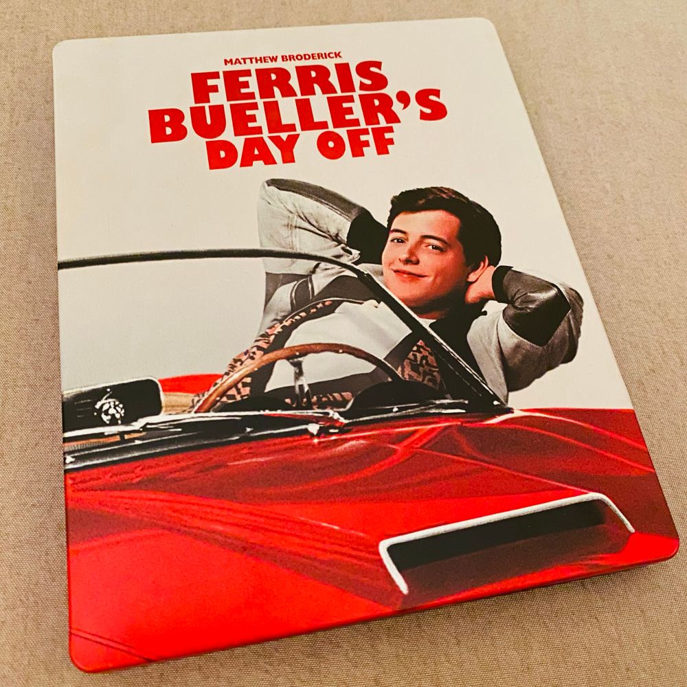 Steelbook du film La folle journée de Ferris Bueller 
On voit Matthew Broderick dans la Ferrari 250 GT 