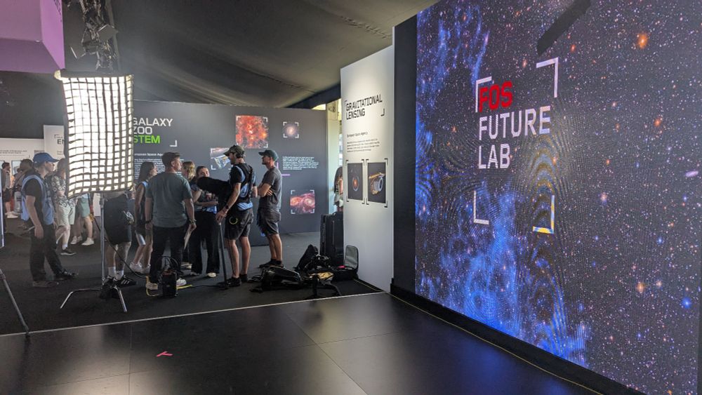 Another shot of our lensing simulation platform with the future lab logo