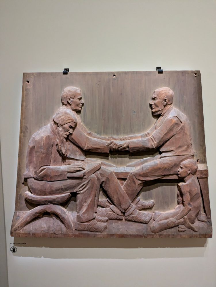 sculpture sur pin d'Eemil Halonen