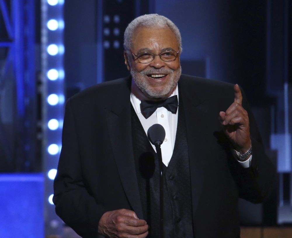 James Earl Jones, ator de 'A grande esperança branca' e voz de Darth Vader, morre aos 93 anos