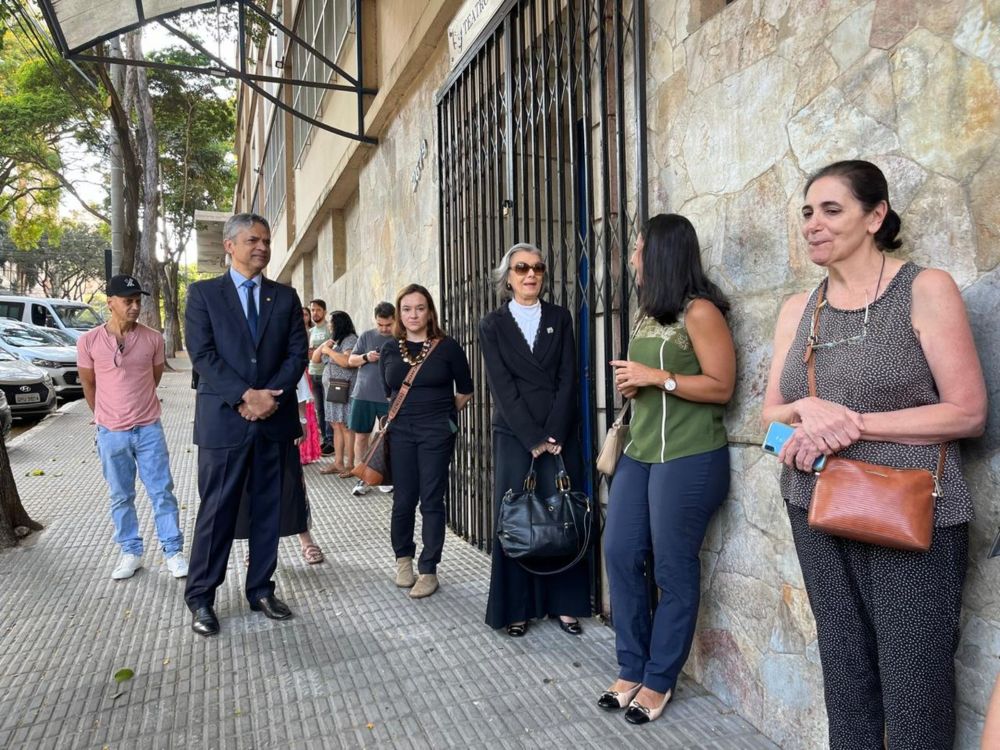 Cármen Lúcia chega em colégio de Belo Horizonte para votar neste domingo