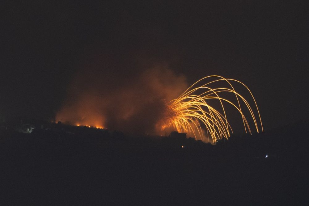 Operação de Israel no Líbano contra alvos do Hezbollah tem tropas terrestres e apoio da Força Aérea; grupo libanês reage com foguetes