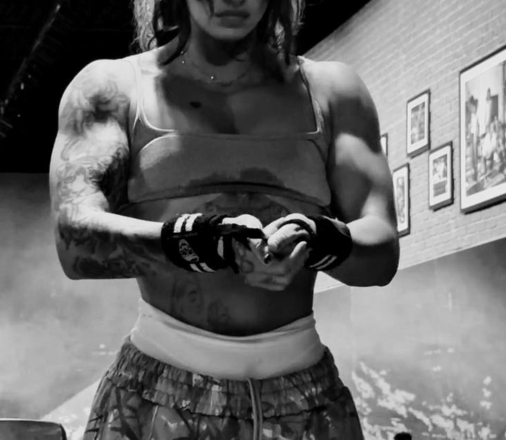 𝟑𝟑𝐫𝐝 𝐁𝐥𝐚𝐤𝐤 𝐆𝐥𝐚𝐬𝐬 - 𝐂𝐢𝐭𝐲 𝐌𝐨𝐫𝐠𝐮𝐞