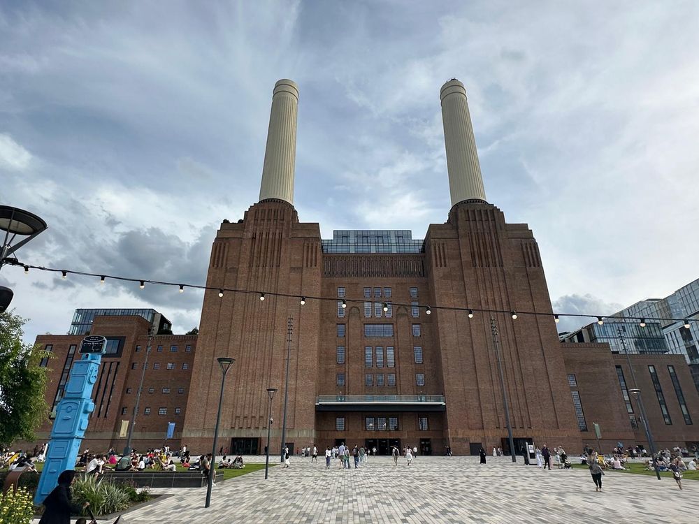 Battersea power station