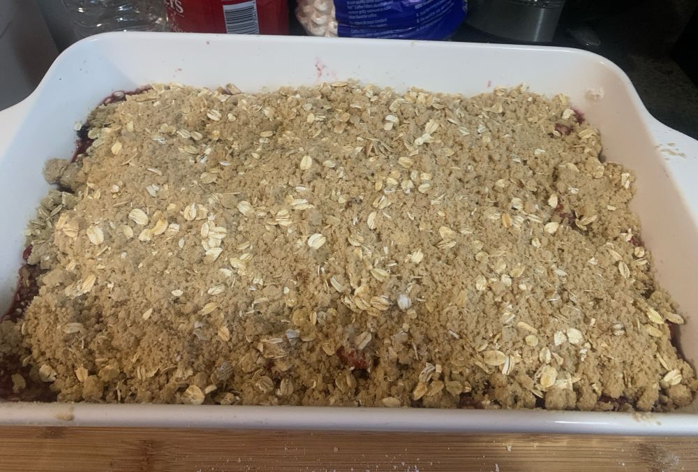 Added crumble to the apples