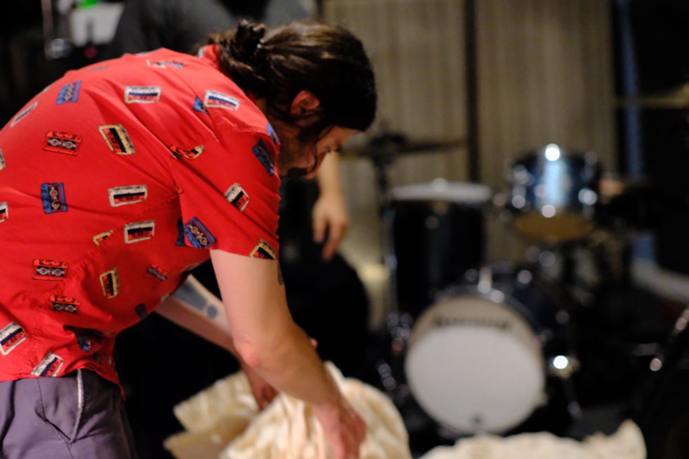 Ilan counts shirts