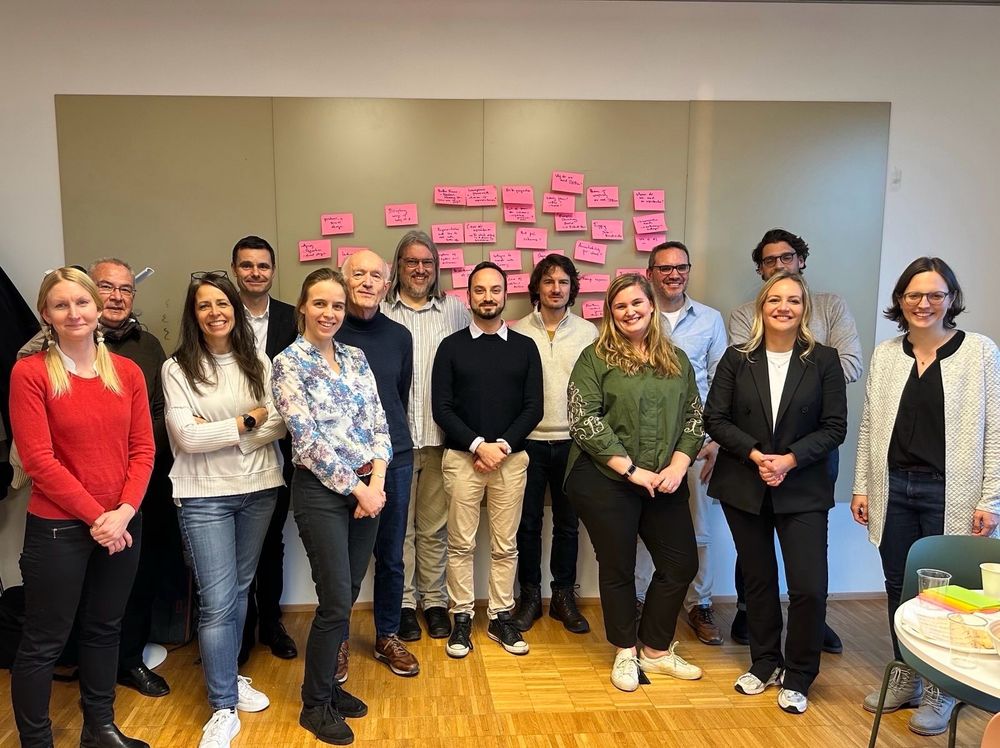 Group photo of the MEDem Team and the workshop participants.