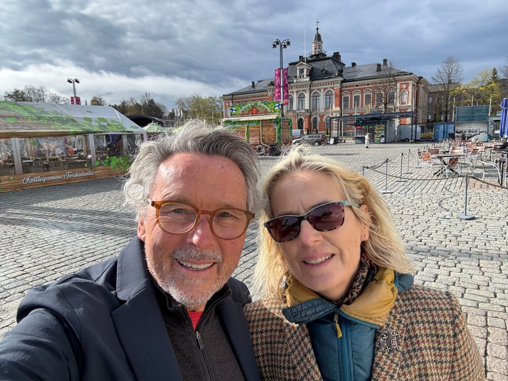 Potter & Hepburn in Kuopio’s central square.