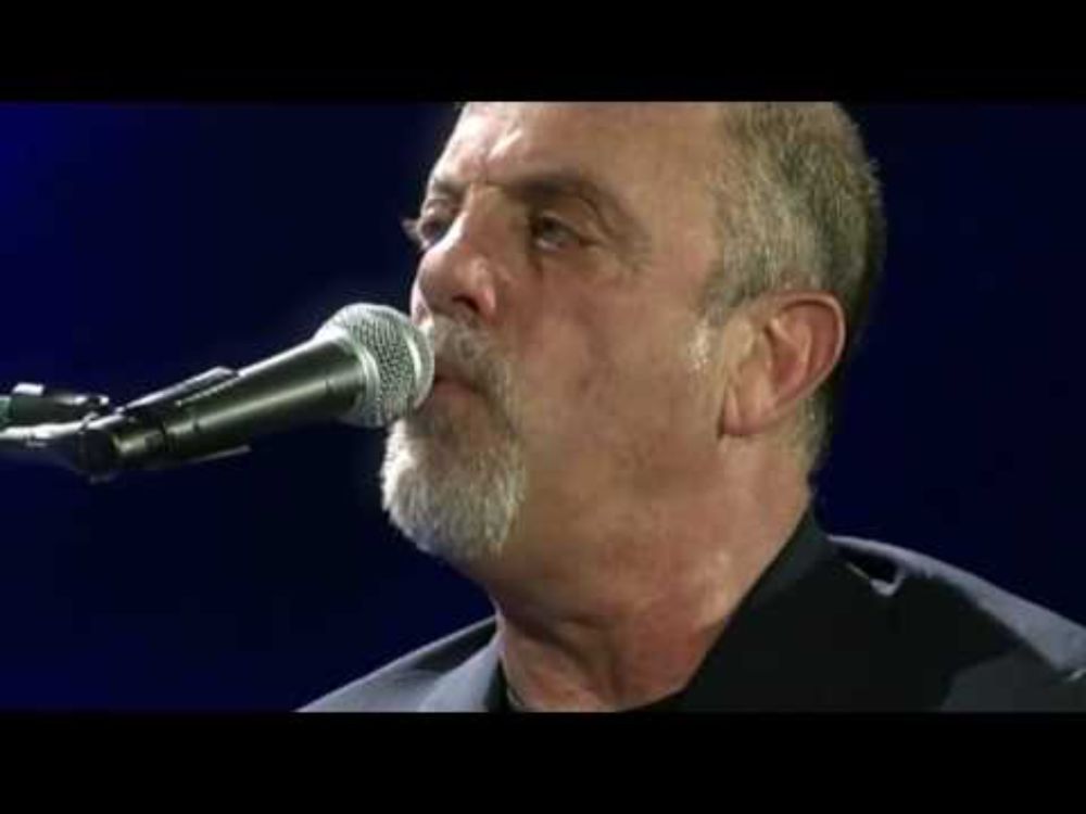 BIilly Joel - She's Always an woman to me LIVE!