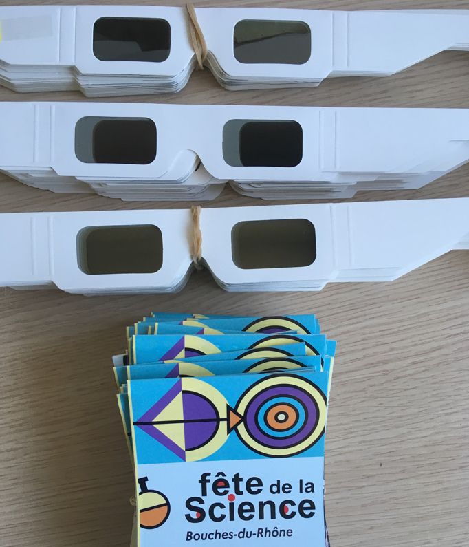 Stock de lunettes polarisantes en carton