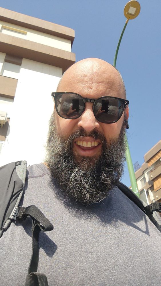 Yo asquedado y cansado después del gimnasio 