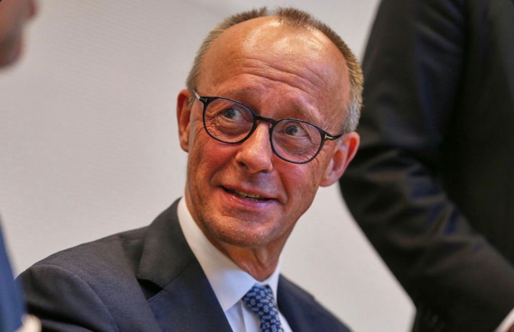 Fritze Merz guckt verlegen