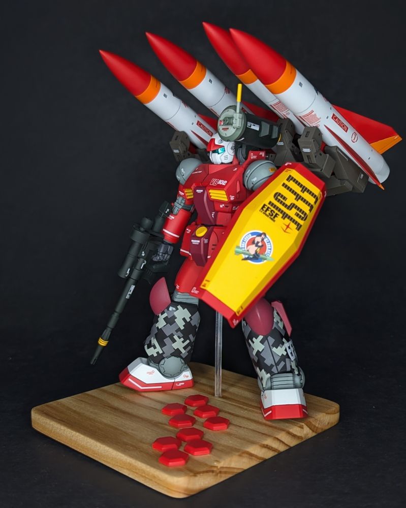 HGUC Guncannon Missile Type. Kotobikiya missile pack, modified RX-78 shield,wooden base with printed hexagon details