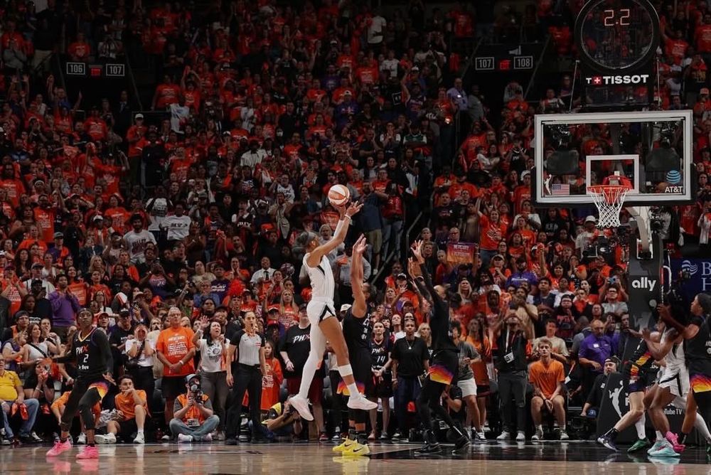 A'ja Wilson hitting a tough game-winning shot in game 3 of the WNBA playoffs. 