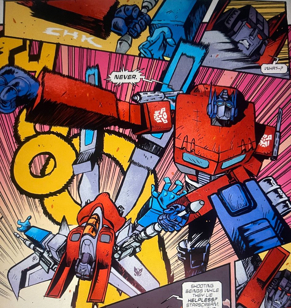 Optimus Prime hitting a clothesline on Starscream 