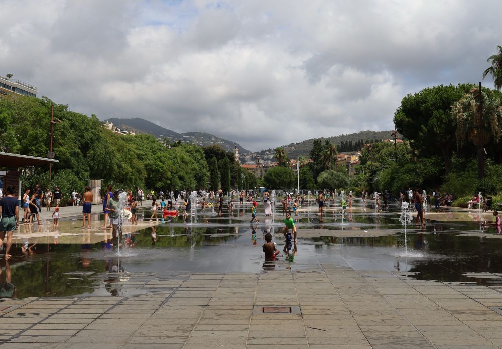Parque de chorros de agua en Niza.