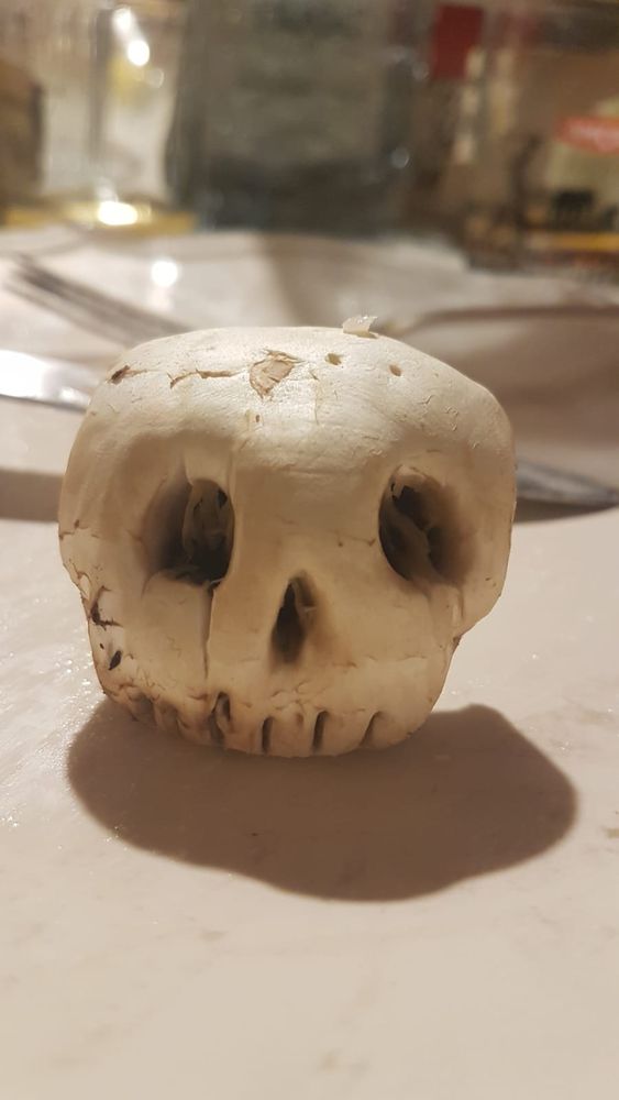 The famous sculpted mushroom before putting it on the pizza.