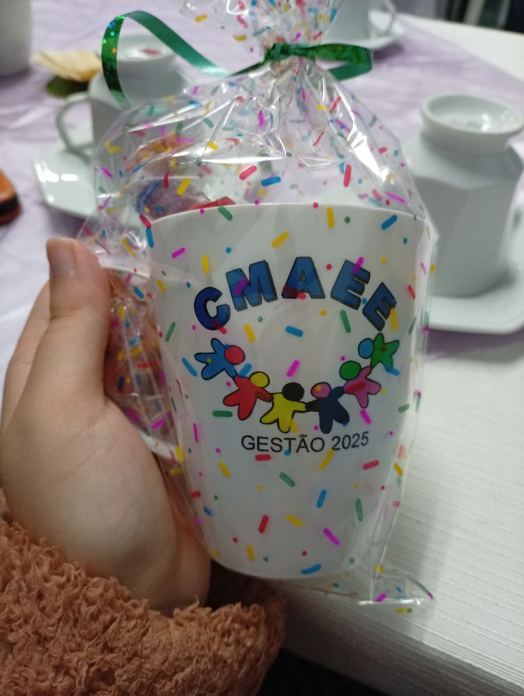 Caneca escrito CMAEE gestão 2025