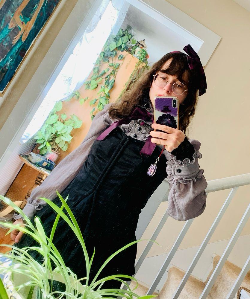 a picture of the halloweeny gothic lolita outfit I'm wearing today