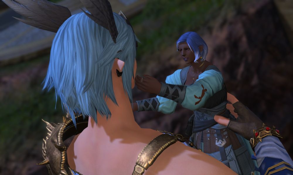 Same verse as the first, except we now see things from behind Haurchefant, Valtia's expression revealed. They are devastated to see him "in the flesh", even like this. They touch him with a reverence one might reserve for an actual reunion or one might use in greeting the cold corpse of a loved one.