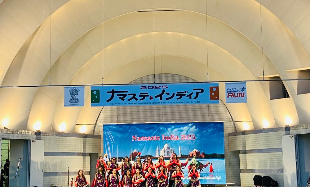 ナマステインディアのステージ部門。東西南北時に日本の芸能を2日間ぶっ通しで踊りまくる。目に楽しい耳に楽しいステージ✨