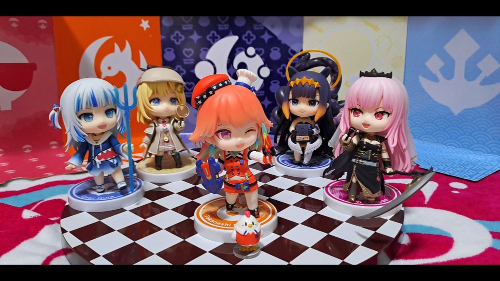 Nendoroid Gawr Gura, Watson Amelia, Takanashi Kiara, Ninomae Inanis and Mori Calliope.