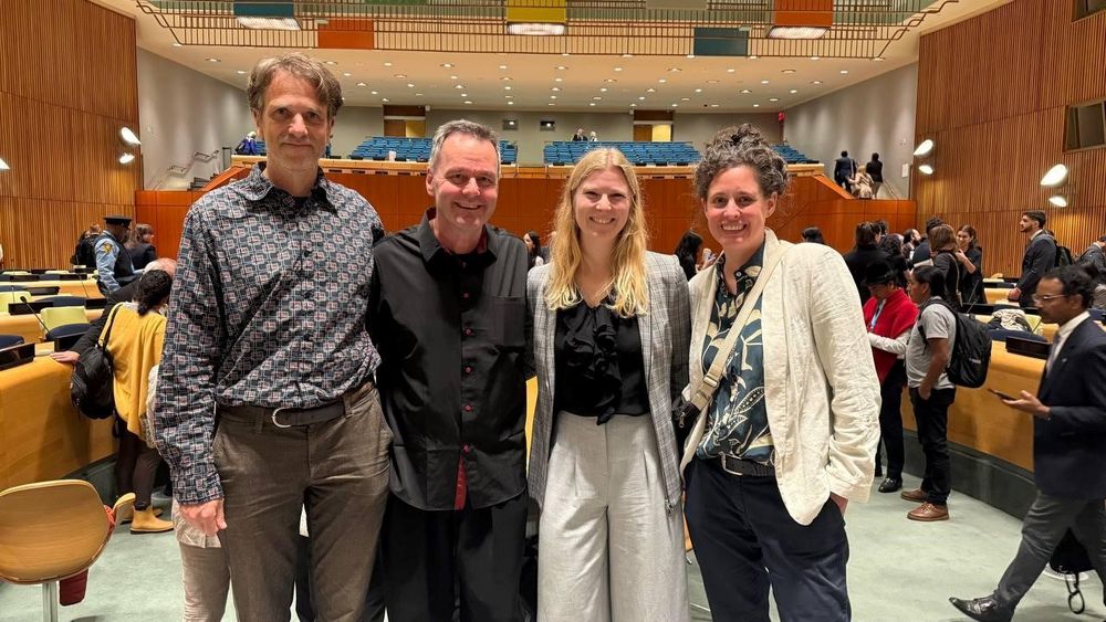 die vier deutschen Repräsentant:innen Christian Cray, Hans Leo Bader, Janina Reimann und Riccarda Flemmer