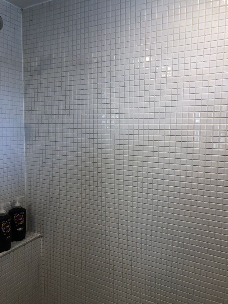 Shower wall with tiny tiles 