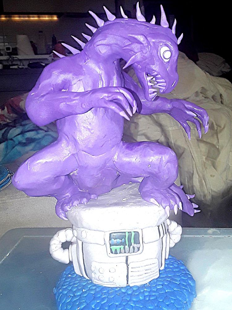 varan. eyes gloiw in the dark