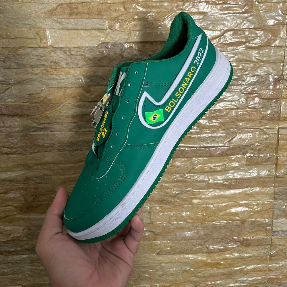 tenis bem feio nike bolsonaro 2022
