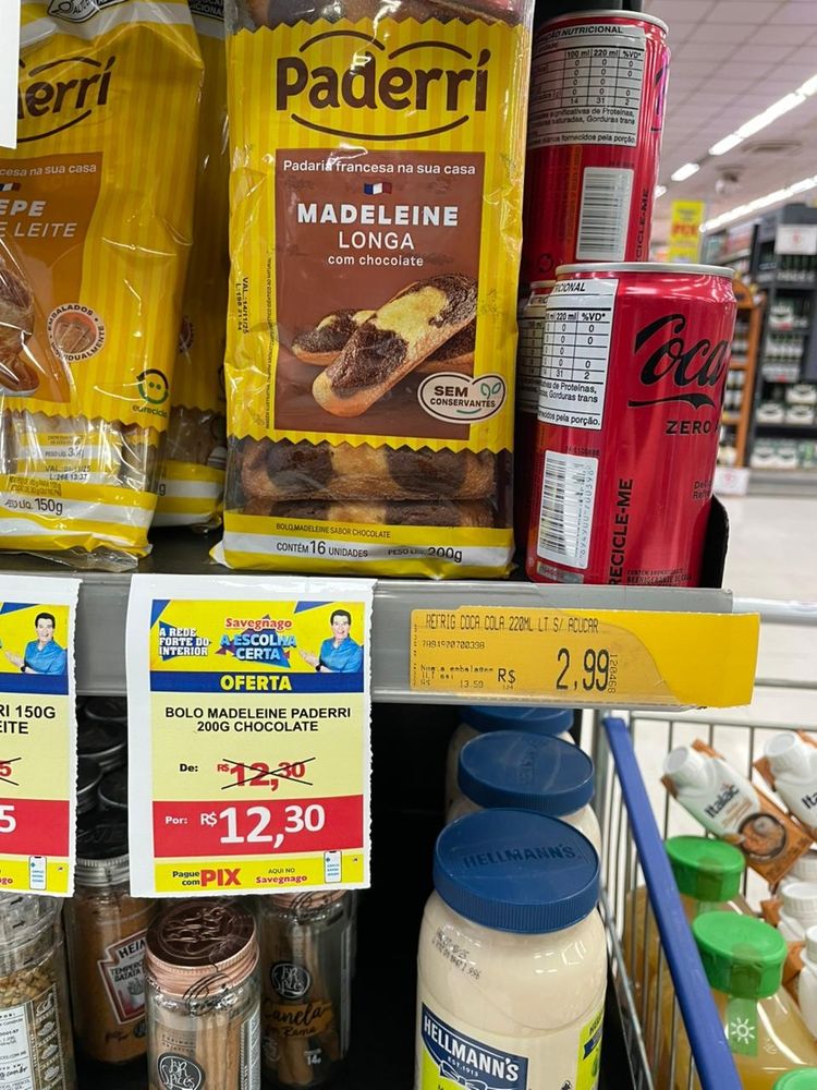 Imagem com etiqueta indicando um produto em oferta cujo valor anterior era R$ 12,30 e passou para R$12,30. 