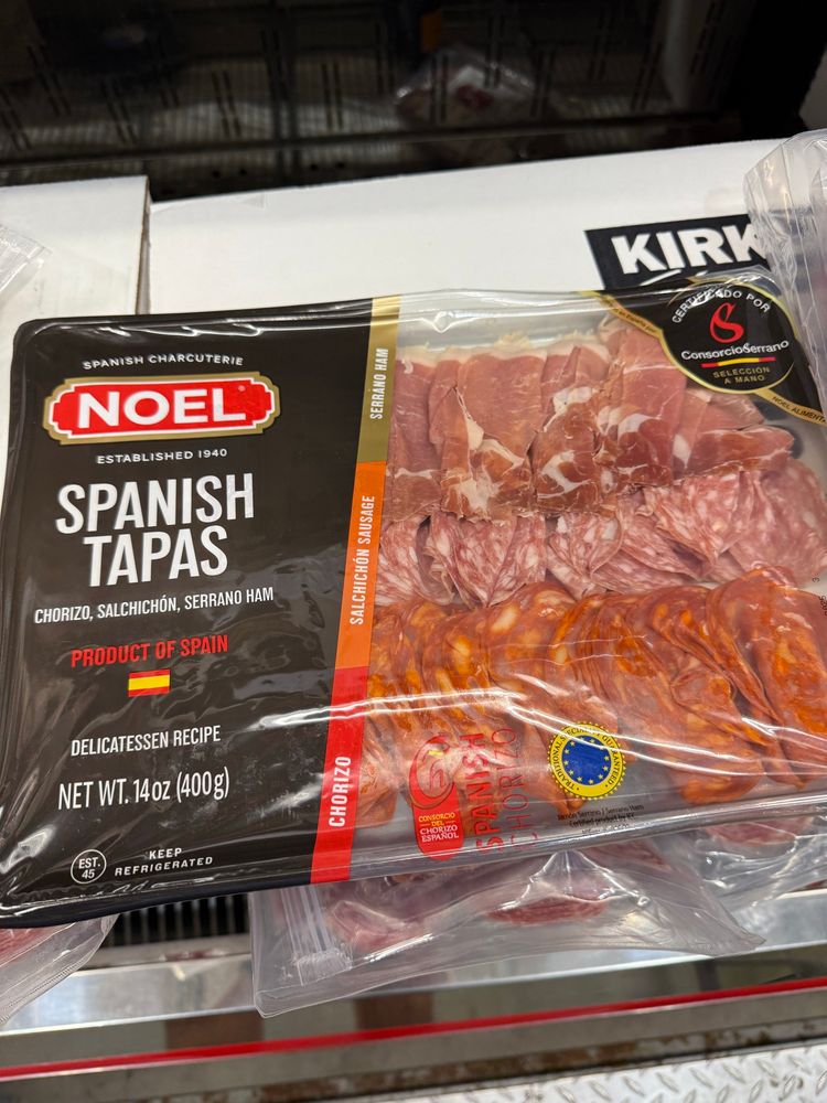 SPANISH CHARCUTERIE
(NOEL
ESTABLISHED 1940
SPANISH
TAPAS
CHORIZO, SALCHICHÓN, SERRANO HAM PRODUCT OF SPAN
DELICATESSEN RECIPE
NET WT. 14 oz (400g)
45
KEEP
REFRIGERATED
SERRANO
SALCHICHÓN
SAUSAGE
CHORIZO
CONSORCIO
CHORIZE
ESPANOL
SPANISH
CHORIZO
KIRK
ConsorcioSerrano
SELECCIÓN
A MANO
NOEL ALIMENT,
RADIION
Jamón Serrano | Sestano Harn