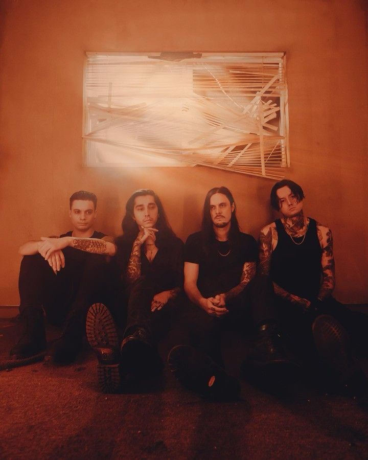 Bad omens group photo 