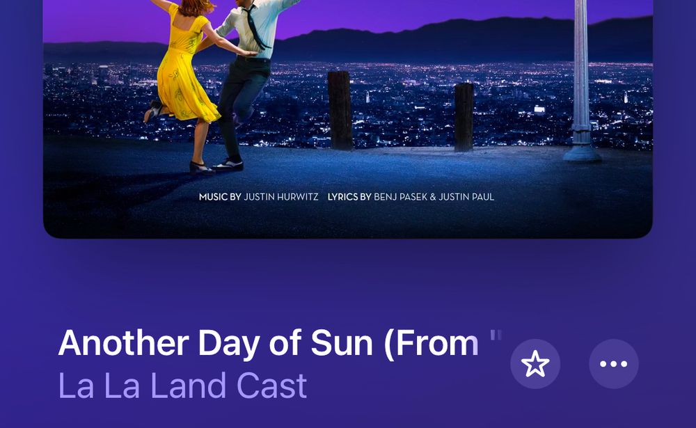 映画LALALAND「Another Day of Sun」
Dr.stone4期1話のアニメを見終わった直後の私の気分に1番当てはまる曲。
ゼノ先生がオープニング曲に登場していて、見事な悪役の振る舞いっぷりに大興奮してしまった。スポットライトが当たってニヒルに笑う先生、画面左下で集まる千空たちに対して巨大化した先生。悪役だ〜！！やった〜！！
今ならフラッシュモブがどこから来ても一緒に踊れる。自室の扉開けて入ってきても笑顔で手を取って踊るよ。ほんと最高でした。