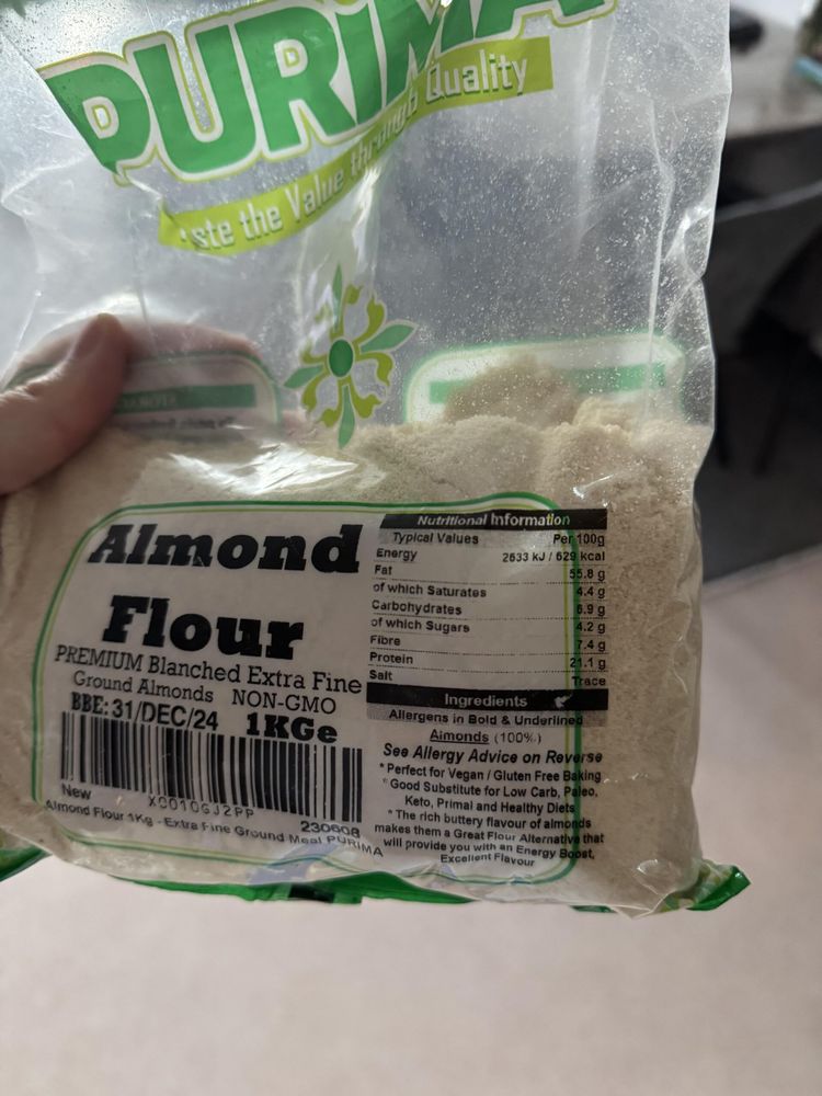 Almond flour with just 6.9g of carbs. Is this possible?